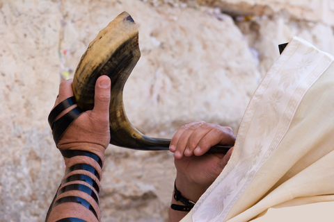 mikhail-levit-dreamstime-com-a-hrefhttpswww-dreamstime-comstock-photography-blowing-shofar-image3008532res8032597blowing-in-shofar-a